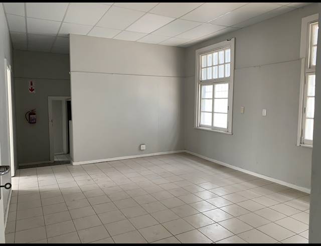 1,693M² WAREHOUSE TO LET IN SYDENHAM